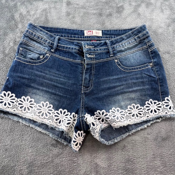 l.e.i. Pants - LEI Tatum High Rise Denim Shorts Daisy Lace Trim Crochet Frayed Hem Junior 9